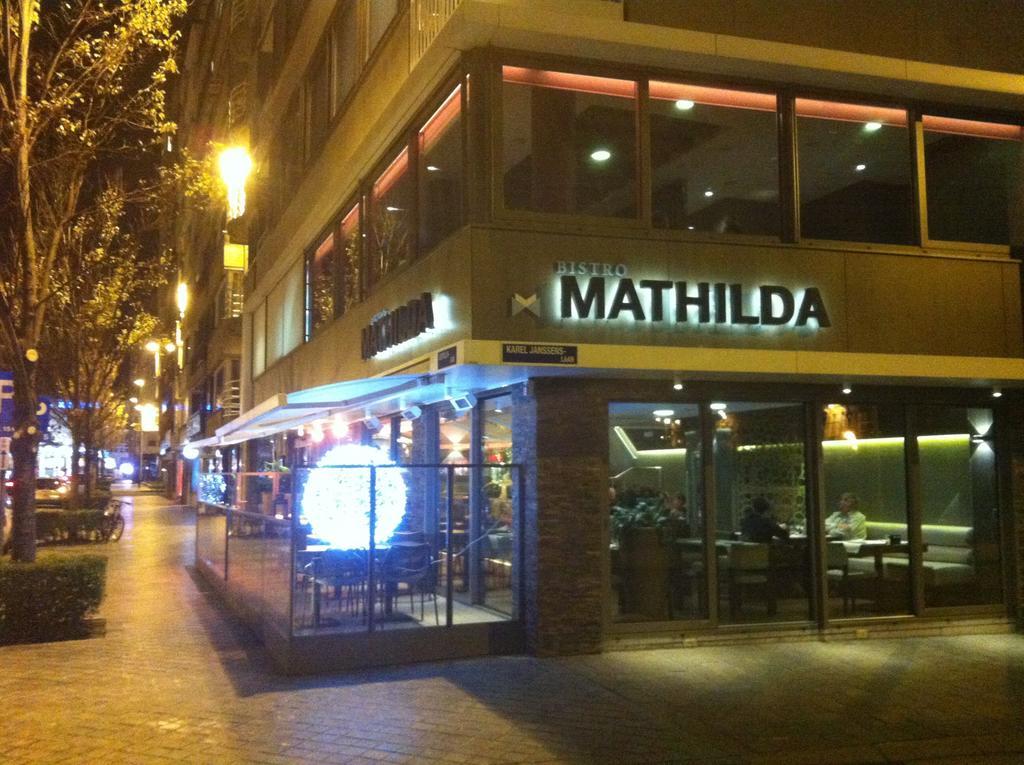 Holidaysuite Mathilda 奥斯滕德 外观 照片